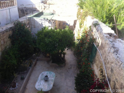 Townhouse - Center Balzan | Malta
